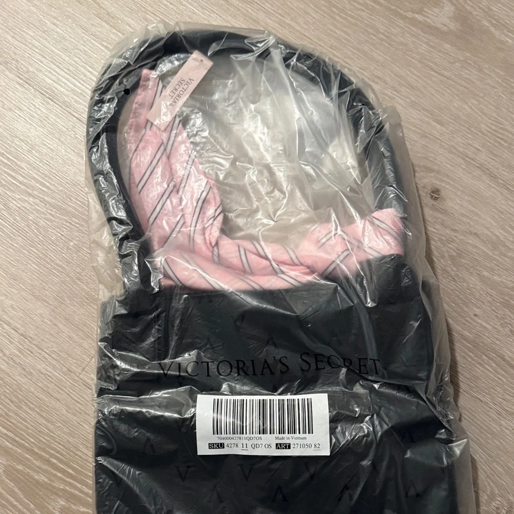 Victoria's Secret Black Tote Bag NEW 🏷️